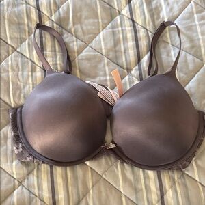 Victoria’s Secret 38D Body by Victoria push-up bra
